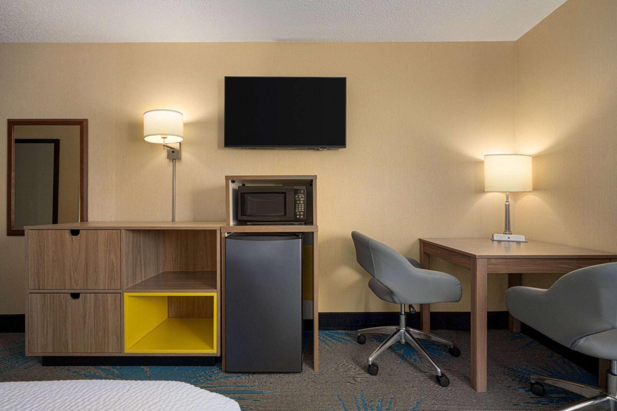 Days Inn By Wyndham Carbondale Ngoại thất bức ảnh