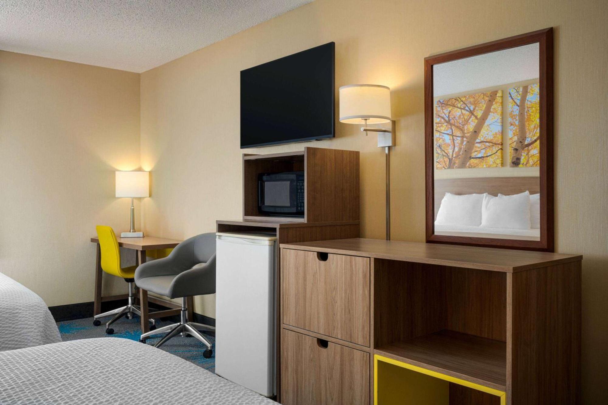 Days Inn By Wyndham Carbondale Ngoại thất bức ảnh