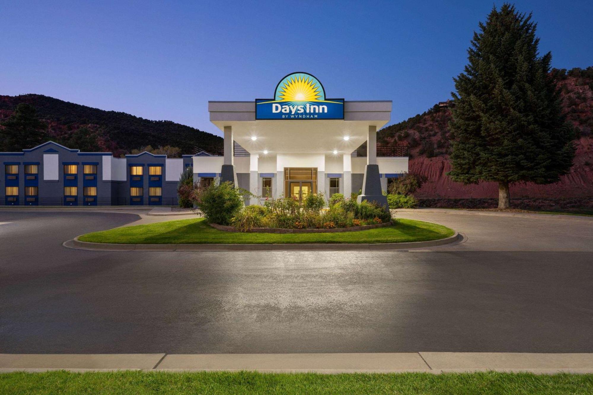 Days Inn By Wyndham Carbondale Ngoại thất bức ảnh